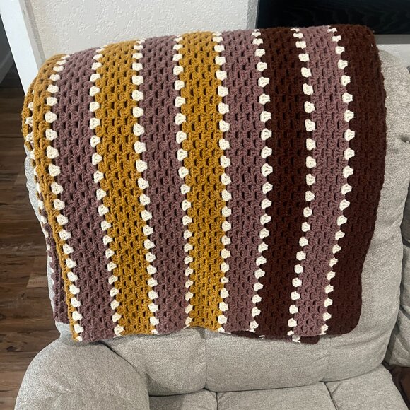 Vintage Afghan Blanket Throw 47" by 55" Cottagecore Boho Baby Purple Cream - Picture 7 of 8